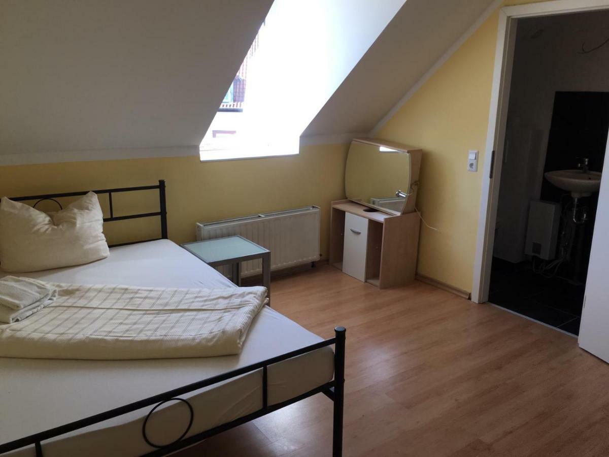 Doppelbettzimmer Mit Bad Kaiserslautern Extérieur photo