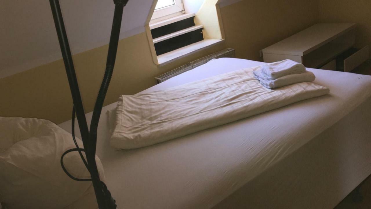 Doppelbettzimmer Mit Bad Kaiserslautern Extérieur photo
